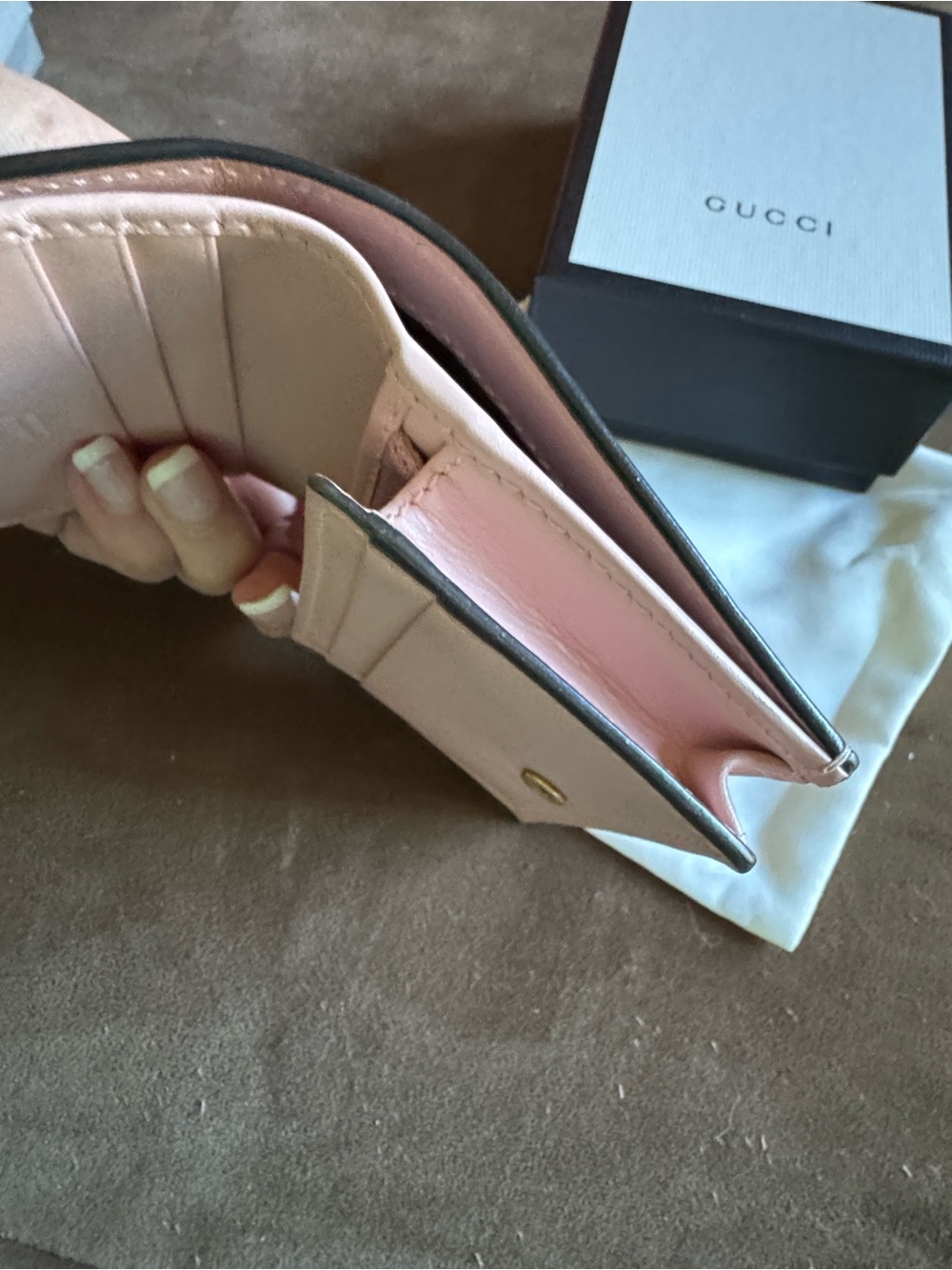 Gucci Pink Embossed GG Card Wallet with Gold Cat Head Like New - Picture 8 of 11